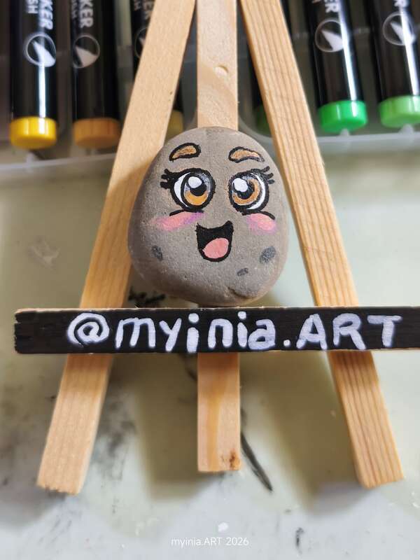 Sasso dipinto: Stony 4 — di Myinia