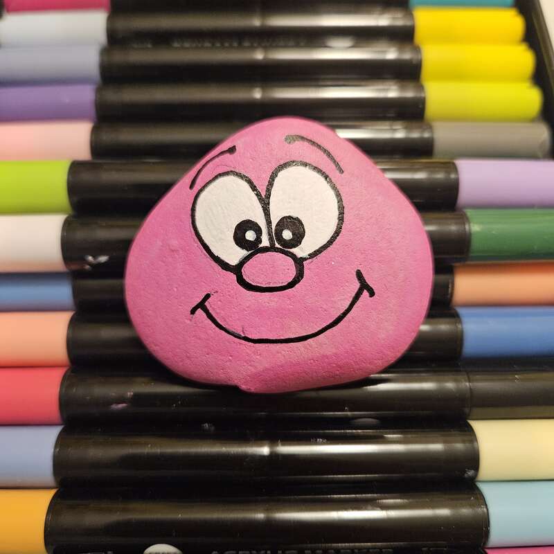 Sasso dipinto: Rosy Smile 🌷 — di Kika