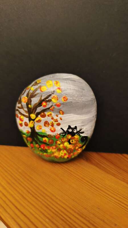 Sasso dipinto: Mimetismo d'autunno — di Pietraluna