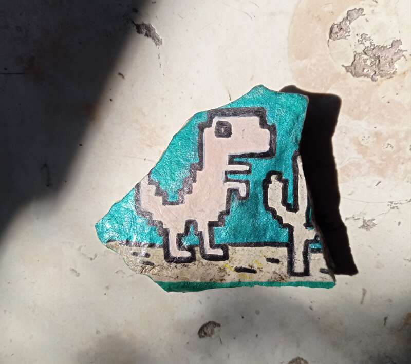 Sasso dipinto: 🦖 Game Offline — di CuorePini