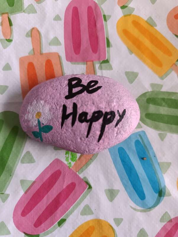 Sasso dipinto: Be Happy 😊 — di FedeB