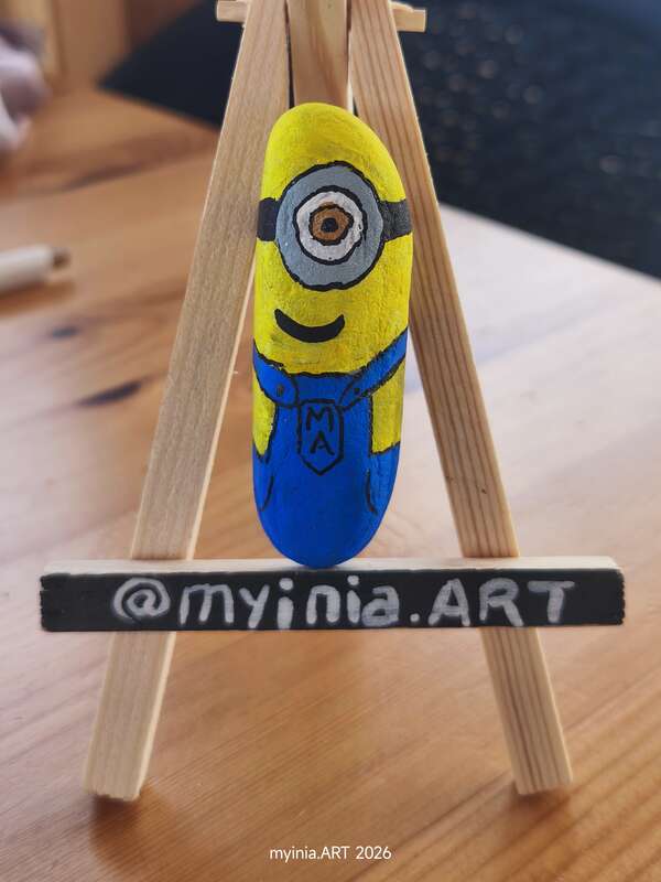 Sasso dipinto: Minion 22 — di Myinia