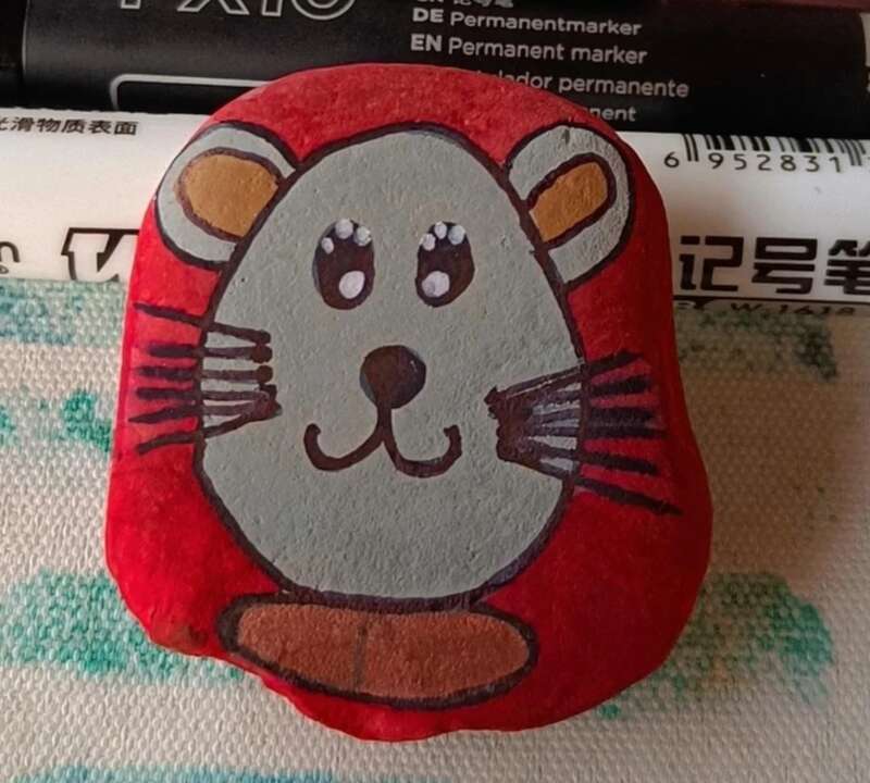 Sasso dipinto: Topolino 🐭🧀 — di Francesca