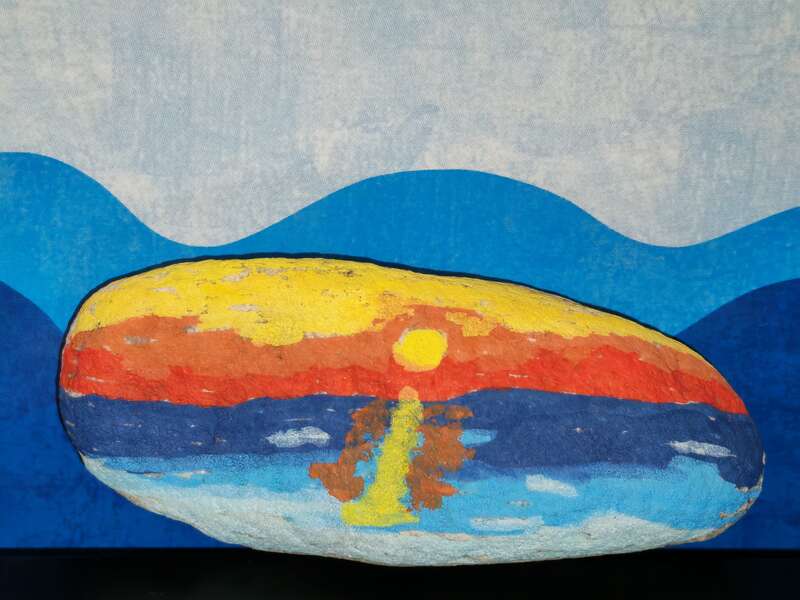 Sasso dipinto: L'ultimo tramonto al mare — di valejessy82